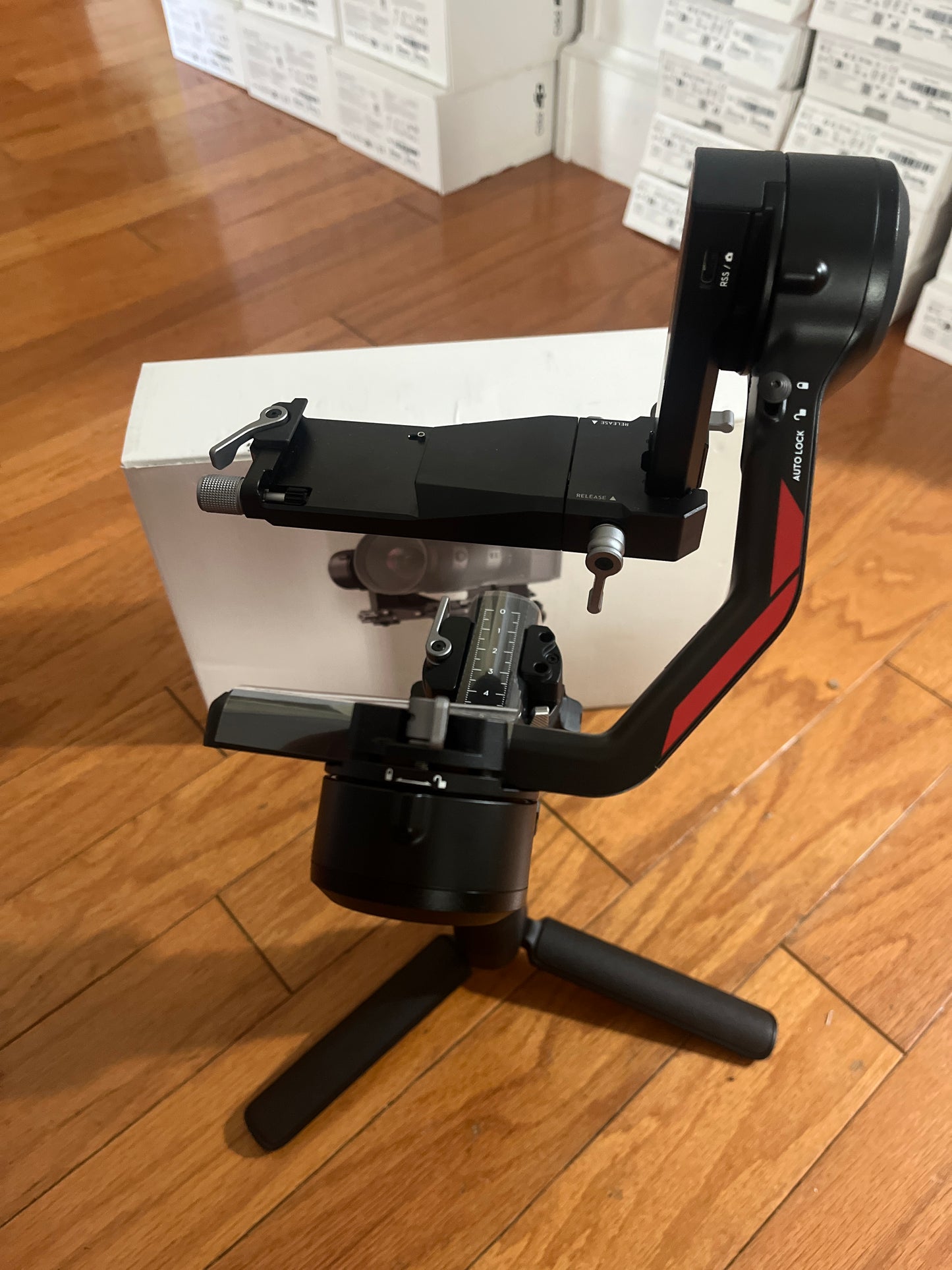 DJI RS 4 Gimbal Stabilizer