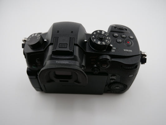 Like new Panasonic Lumix GH5 Mirrorless Camera Body Only